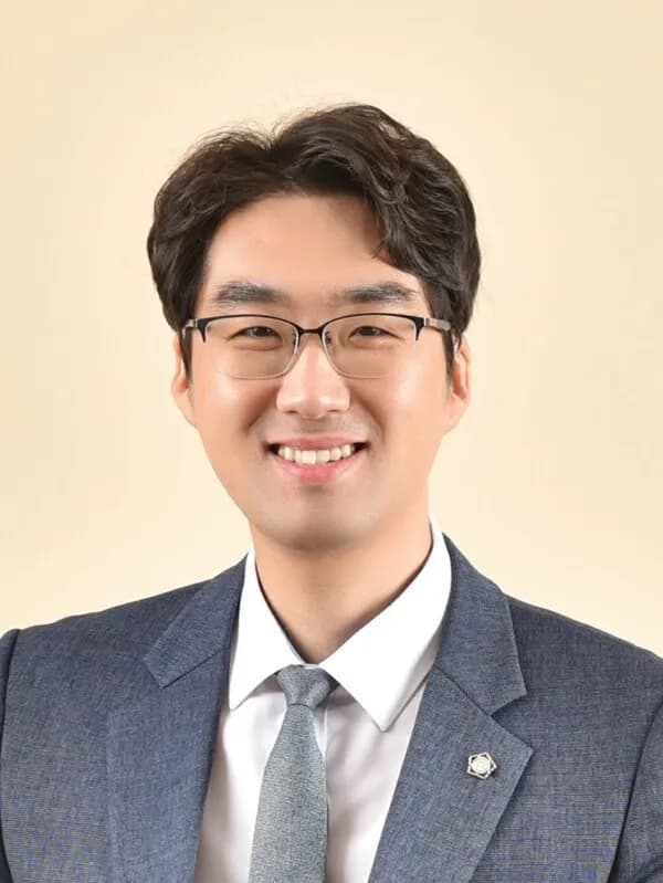 [기고] ‘구조적 기만’ 별산제 로펌, 제도적 정비해야